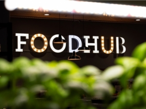 Vastuulliset teemat näkyvät myös Foodhubin ruokalistalla: perinteisten ruokien ohella ravintolassa panostetaan yhä vahvemmin laadukkaisiin ja maukkaisiin kasvisruokiin.