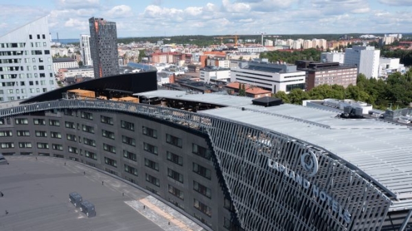 Lapland Hotels Arena sijaitsee aivan Tampereen ydinkeskustassa, Nokia Arenan yhteydessä.